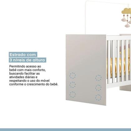Imagem de Quarto de Bebê com Berço com Suporte Mosquiteiro Life e Cômoda 100% Mdf 1 Porta 3 Prateleiras Flocos