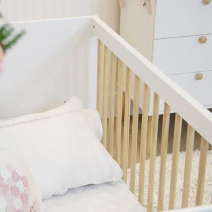 Imagem de Quarto de bebê Completo Berço Americano e Cômoda em MDF Linha Retrô Quater