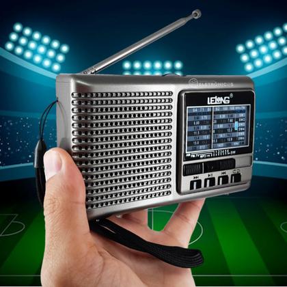 Imagem de Rádio AM/FM/SW Com MP3 e Lanterna Portátil Multifunções AM/FM/SW MP3 LE676