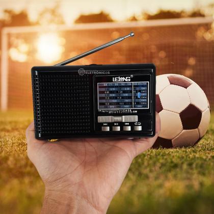Imagem de Rádio AM/FM/SW Com MP3 e Lanterna Portátil Multifunções AM/FM/SW MP3 LE676