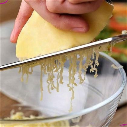 Imagem de Ralador Culinário Profissional De Raspas Finas e Cítricos Aço Inox Tipo Zester Igual Da Rita Lobo