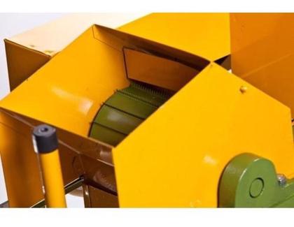 Imagem de Ralador De Mandioca para Motor 1/3 Cv Com Cavalete