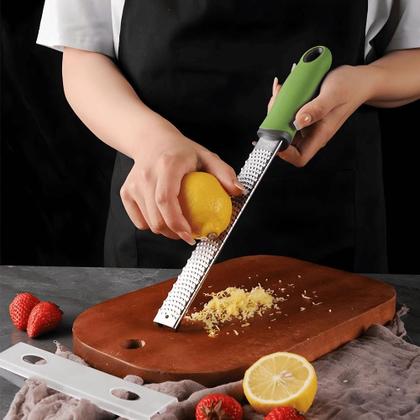 Imagem de Ralador De Queijo Manual Inox Zesper De Raspas Microplane Multifuncional Cozinha Temperos Cebola Alho Chocolate Frutas Parmesão Limão Laranja