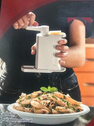 Imagem de Ralador de Queijo Pratic Manual Com Lâminas de Aço