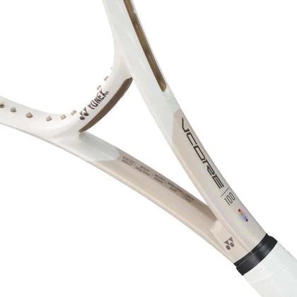 Raquete de Tênis Yonex Vcore 100 Sand 300G 2024 Imagem de Raquete de Tênis Yonex Vcore 100 Sand 300G 2024