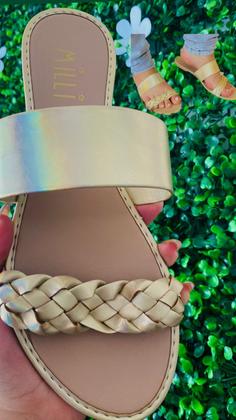 Imagem de Rasteirinha  Calce Fácil Dourada Combina Com Tudo