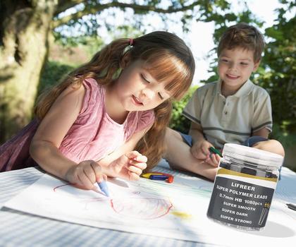 Imagem de Recargas de chumbo Lifreer 0,7 mm (1080 unidades) com 2 borrachas HB