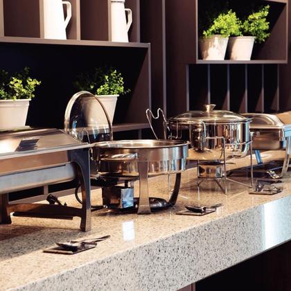 Imagem de Rechaud Tramontina Retangular em Aço Inox 8,4 L Tampa Removível com Fogareiro Cuba GN 1/2 61040220