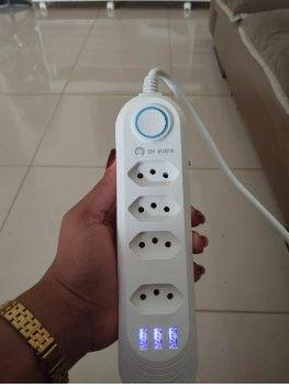 Imagem de Régua Extensão De 2 Metros Com 4 Tomadas 3 Usb Carregador