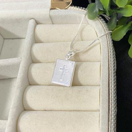 Imagem de Relicário Biblia Colar Masculino Prata Personalizado Banhado