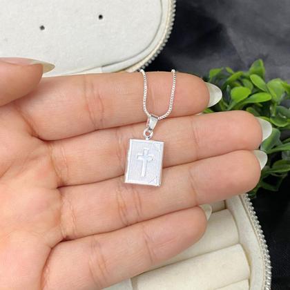 Imagem de Relicário Biblia Colar Masculino Prata Personalizado Banhado