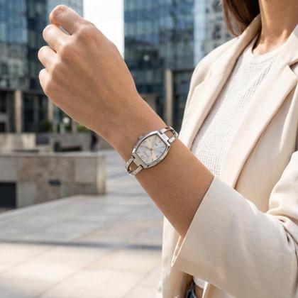 Imagem de Relógio Analógico Feminino Prata com Caixa e Pulseira de Aço Inoxidável à Prova D Água Quadrado Luxo Elegante Fashion Condor