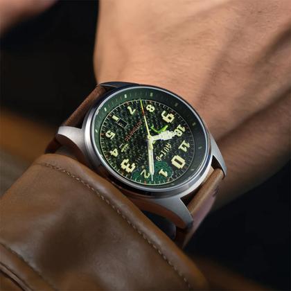 Relógio AVI-8 Clowes Automatic Capcom 1942 Pixel Green Ace AV-4126