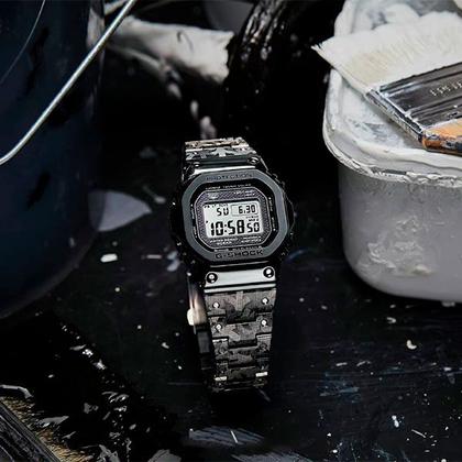 Relógio Casio G-Shock GMW-B5000EH-1DR Collab Eric Haze Ed