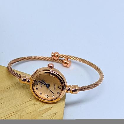 Imagem de Relógio de Pulso Feminino Analógico pequeno Aço Inoxidável Torcido Tipo Bracelete Pulseira ajustável Quartz moda 2026 Co