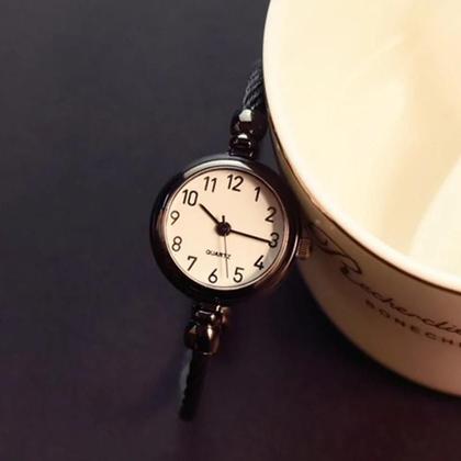 Imagem de Relógio de Pulso Feminino com Pulseira de Ouro e Aço Inoxidável - Estilo Retro e Moda