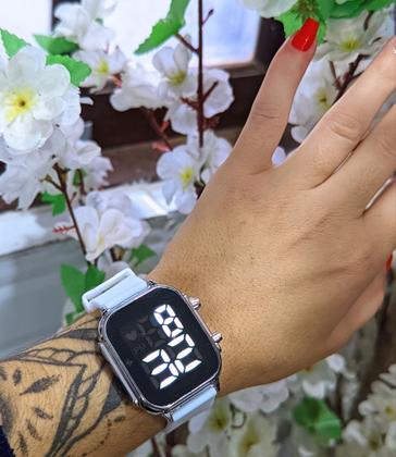 Imagem de Relógio de Pulso Feminino Masculino Ultra Digital Led emburrachado Esporte Lançamento 2025 Acessórios moda Tendência