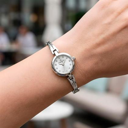 Imagem de Relógio Feminino Prata com Caixa e Pulseira de Aço Inoxidável com Resistência à Água e Aplicação de Cristais Mini Pequeno Luxo Fashion Champion