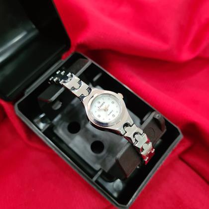 Imagem de Relógio Feminino Prata Mini Luxo Quartz Analógico Pequeno