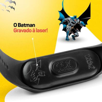 Imagem de Relógio Infantil Batman + Pulseira Silicone Ajustável + Boné