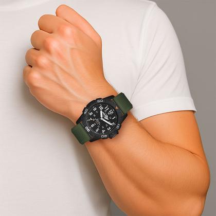 Imagem de Relógio Masculino Militar Tático Preto e Verde Analógico de Pulso Movimento Quartzo com Pulseira de Silicone à Prova D Água Mormaii