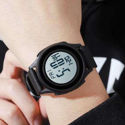 Imagem de Relógio Masculino Skmei Digital 1502 Preto  Cronômetro, Calendário, Luz Verde e Resistente à Água 3ATM