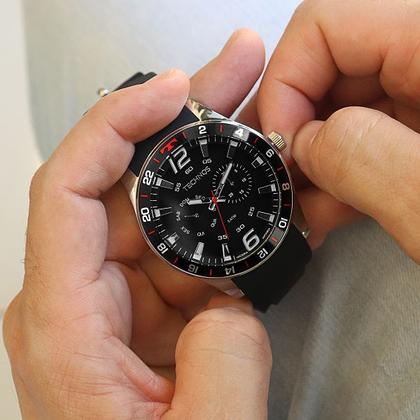 Imagem de Relógio Masculino Technos Preto Analógico Multifunção 6P25BN/8P Esportivo 