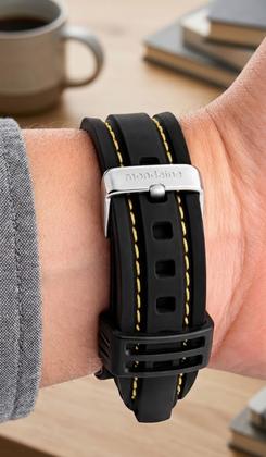 Imagem de Relógio Mondaine Masculino De Pulso Analógico Quartz Esportivo Casual A Prova Dágua 50 Metros Pulseira Preta E amarela Em Silicone Original