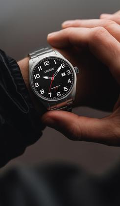 Imagem de Relógio Orient Masculino De Pulso Analógico Quartz Esportivo Casual Brilha No Escuro Em Aço Inoxidável Prova Dágua 100 Metros Original