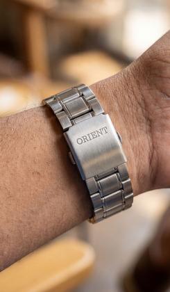 Imagem de Relógio Orient Masculino Esportivo Casual Analógico Quartz De Pulso Prateado Brilha No Escurto A Prova Dágua Em 50 Metros Original