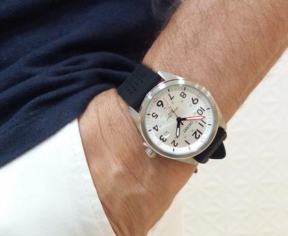 Imagem de Relogio Orient Masculino prata branco esportivo de aço pulseira de borracha silicone com números e calendário a prova dágua MBSP1028 S2PX