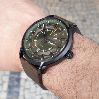 Imagem de Relogio Orient Masculino preto mostrador verde pulseira de couro marrom MPSC1006 E1MX