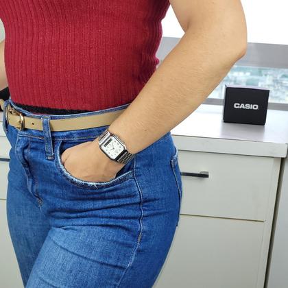 Imagem de Relógio Pulso Casio Unissex Vintage Feminino Masculino Pequeno Quadrado Digital Analógico Prova Dágua 3 ATM Prata AQ-230A + Chaveiro
