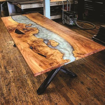 Imagem de Resina Epoxi 2004 Com 1,5 Kg + Um Pigmento 100gr