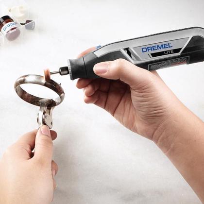 Imagem de Retífica Dremel LITE 7760-N/10 à Bateria 4V Bivolt com 10 Acessórios DREMEL