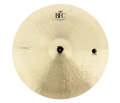 Imagem de Ride BFC Brazilian Finest Cymbals Dry Dark Thin 24 DDTR24 em Bronze B20