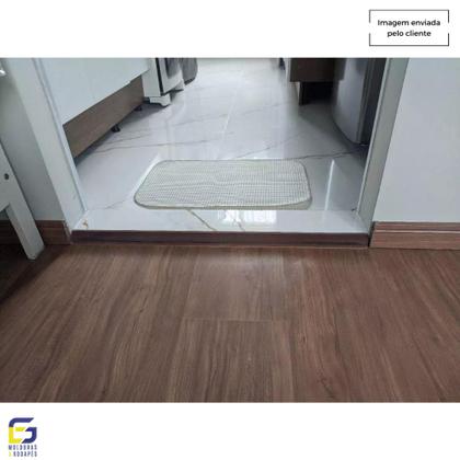 Imagem de Rodapé Eva Autocolante Flexível Cordão 2,5cmx1,5cm 15 Metros