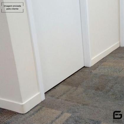 Imagem de Rodapé Eva Autocolante Flexível Liso 5cmx1cm 20 Metros