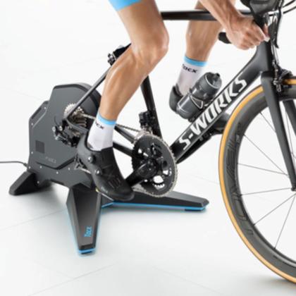 Imagem de Rolo de Treino Tacx Flux 2 Smart Fixo Bike Indoor Interativo