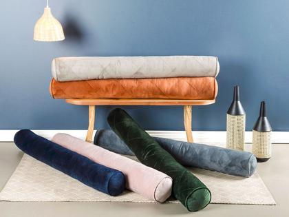 Imagem de Rolo Decorativo 1,60m Suede Aveludado Cama Casal Queen