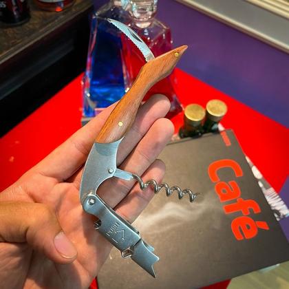 Imagem de Saca Rolha em Inox Dois Estágios com Cabo de Madeira