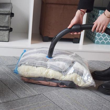 Saco A Vácuo Para Organizar Roupas 60X80Cm + Bomba De Sucção - Maxime Utilidades Imagem de Saco A Vácuo Para Organizar Roupas 60X80Cm + Bomba De Sucção