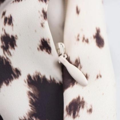 Imagem de Saia Midi Feminina De Cintura Alta Com Cinto Em Cores Contrastantes E Estampa Em Cetim Texturizado