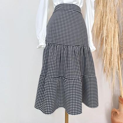Imagem de Saia Xadrez Preta com Marias Midi Moda Evangélica