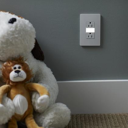 Imagem de Saída de luz noturna LED Legrand radiant NTL885TRWCC6 branca