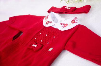 Imagem de Saída de maternidade  Maite macacão em tricot + body com gola bordada + faixa de cabelo