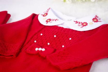 Imagem de Saída de maternidade  Maite macacão em tricot + body com gola bordada + faixa de cabelo