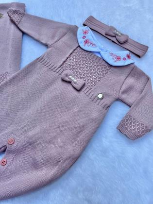 Imagem de Saída de maternidade  Maite macacão em tricot + body com gola bordada + faixa de cabelo