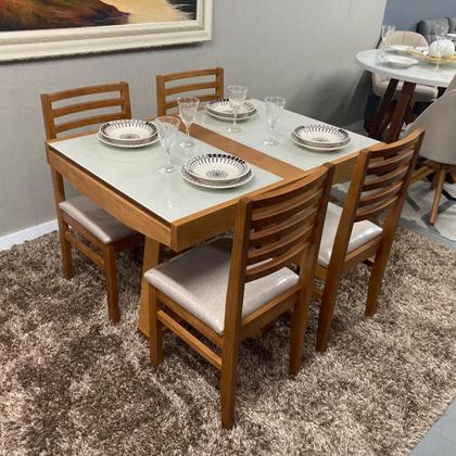 Imagem de Sala de Jantar Mesa Elástica Itália com 4 Cadeiras Bali