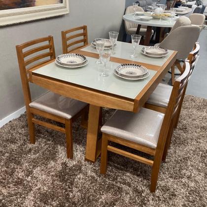 Imagem de Sala de Jantar Mesa Elástica Itália com 4 Cadeiras Bali